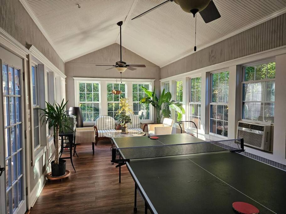 Sleeps16, Spacious Home, Close To Downtown, Beltline, And Walk To Restaurants, 75" Tv, 2 Person Jacuzzi, Ping Pong AtlantaAtlanta  Kültér fotó