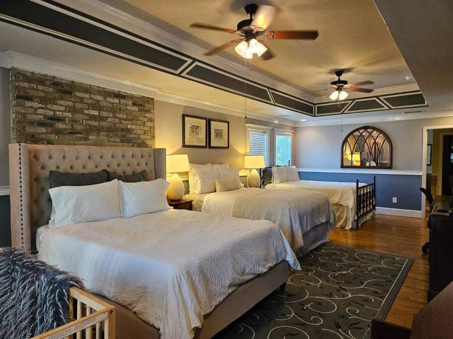 Sleeps16, Spacious Home, Close To Downtown, Beltline, And Walk To Restaurants, 75" Tv, 2 Person Jacuzzi, Ping Pong AtlantaAtlanta  Kültér fotó